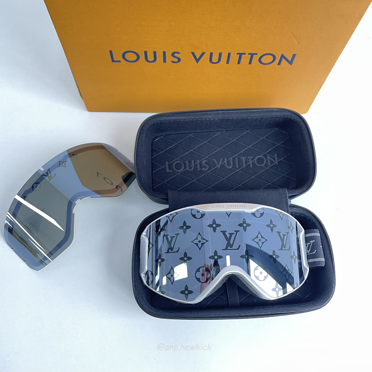 Louis Vuitton Lv Ski Mask Yellow Blue Black Pink Silvery White (16) - newkick.cc